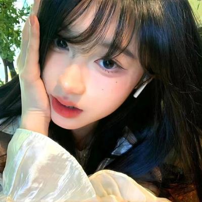看不见的月亮 封面
